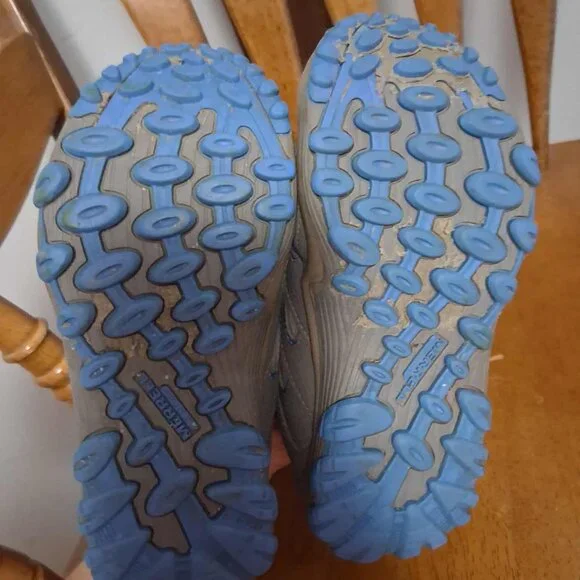 Merrell Kids Hiking Shoes – Size 13M – Durable Outdoor Trail Sneakers - Picture 2 of 5